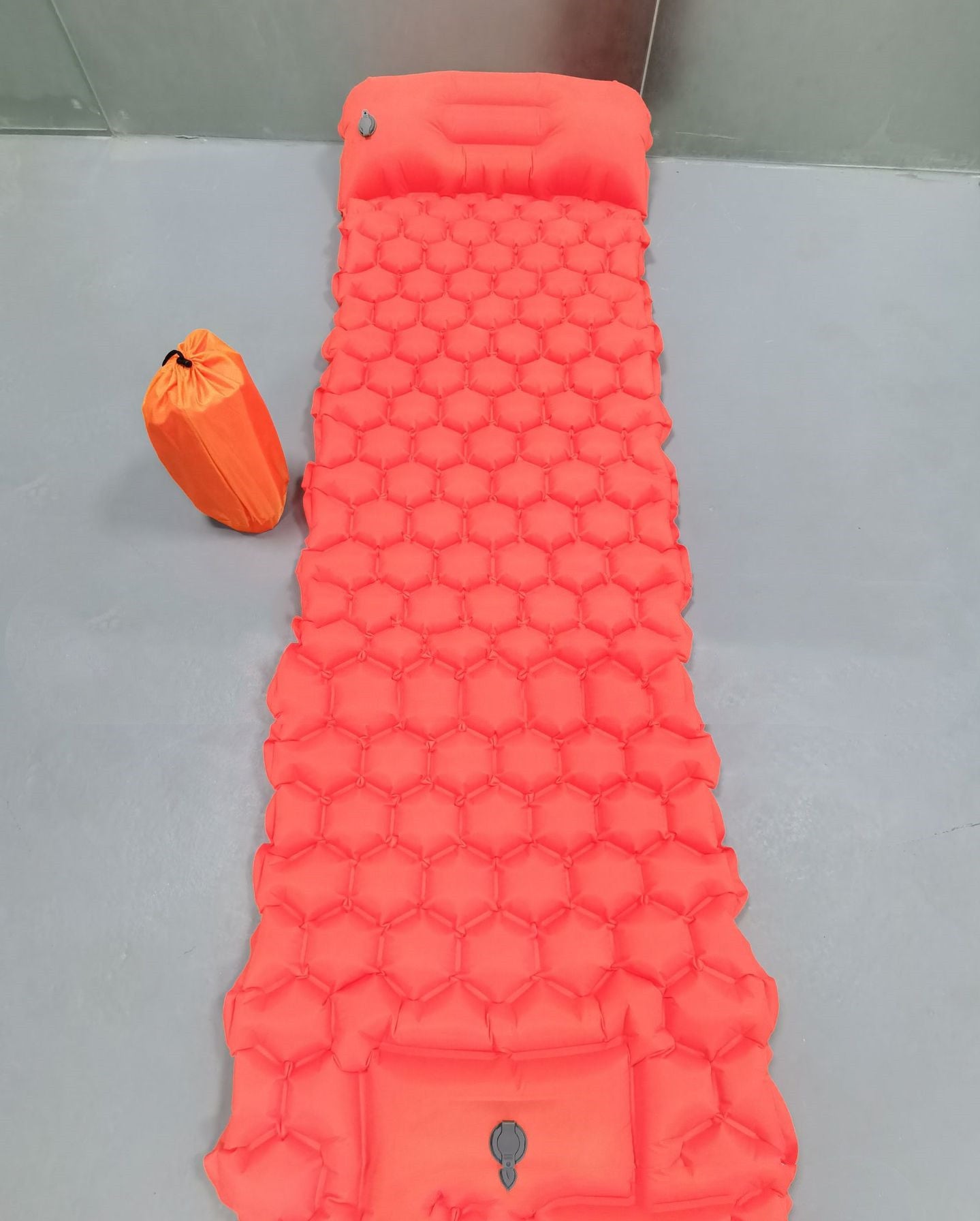 Matelas gonflable isolant polyester 40D 6 cm — camping compact 950 g — usage outdoor