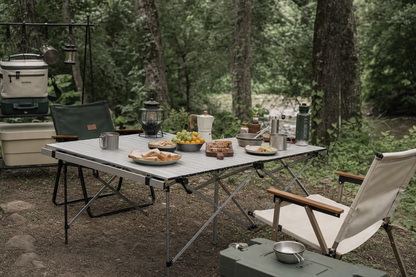 Table camping roll-up aluminium — scène forêt